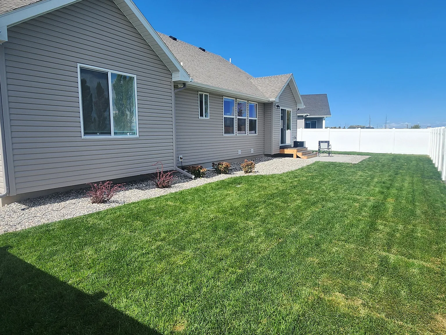 6 bed, 3200 sqft, $3,150 — Photo 4