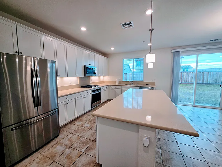 478 Telegraph St — Photo 23