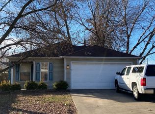 1408 S B St, Rogers, AR 72756