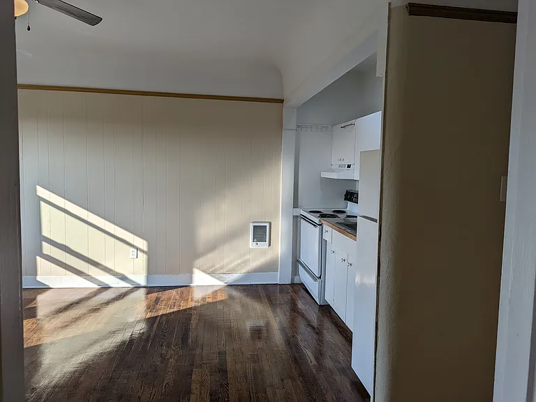 Beautifully restored apartment! Top Floor!