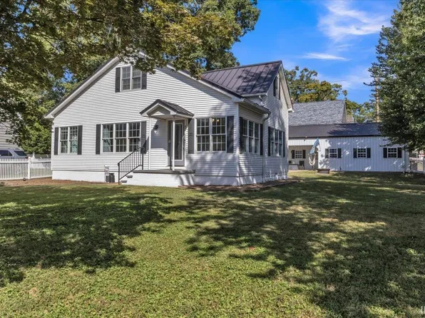 427 E 5th St, Mount Vernon, IN 47620