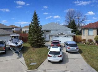 883 Dynasty St, Windsor, ON N9G 2V8