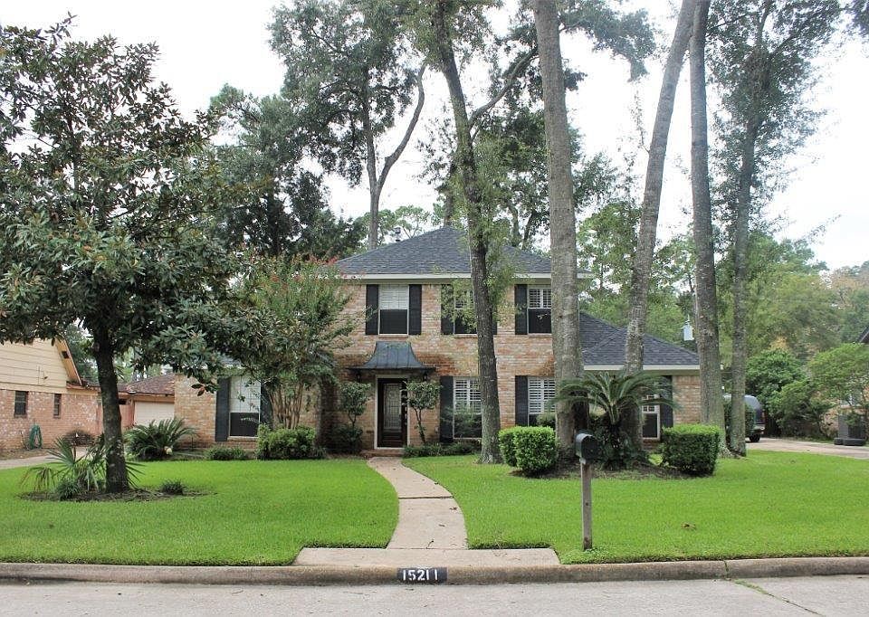 1st image of 15211 Parkville Dr