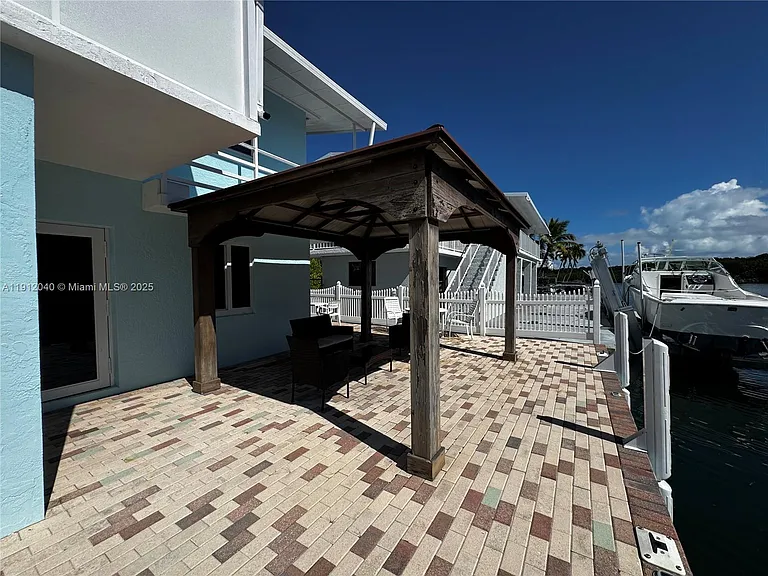 228 Orchid St — Photo 40