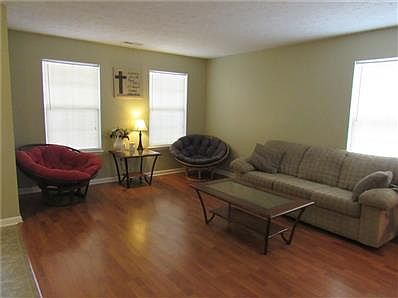4th image of 1720 Chatham Pl