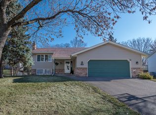 683 Spring Hill Rd, Vadnais Heights, MN 55127