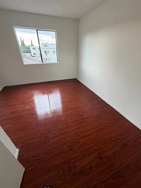 2 bed, 1075 sqft, $2,500 — Photo 4