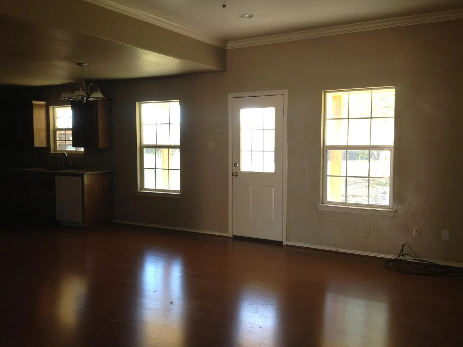 3 bed, 1128 sqft, $1,600 — Photo 4