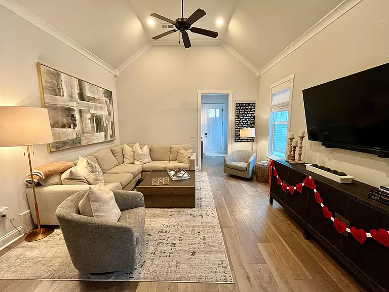 434 Live Oak Dr — Photo 15