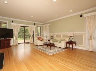 33 Rozmus Ct, Allendale, NJ 07401