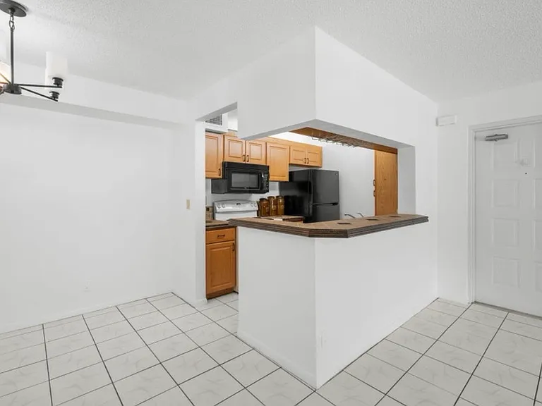 2506 SE Anchorage Cv #2 — Photo 4
