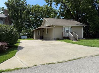 4528 NE Kelsey Rd, Kansas City, MO 64116