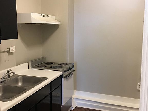 2nd image of 310 W Bolton St APT F1