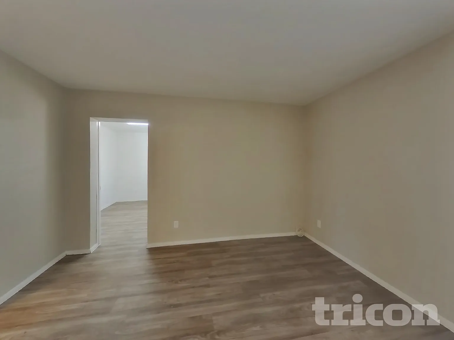 8102 W Heatherbrae Drive Phoenix AZ — Photo 2