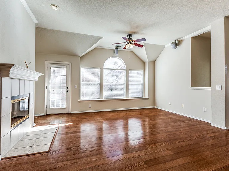 4527 Aspen Glen Rd — Photo 3