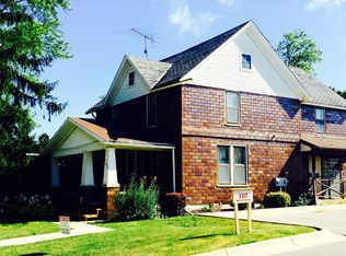 102 N Maple Rd, Saline, MI 48176