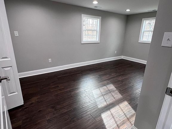 4th image of 1144 Jackson Rd