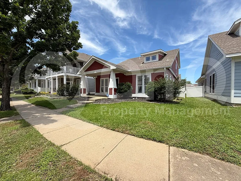 10301 Waterbury Dr — Photo 3
