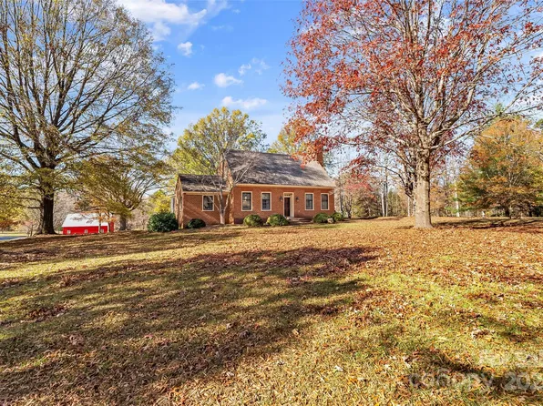 112 Blanton Rd, Morganton, NC 28655