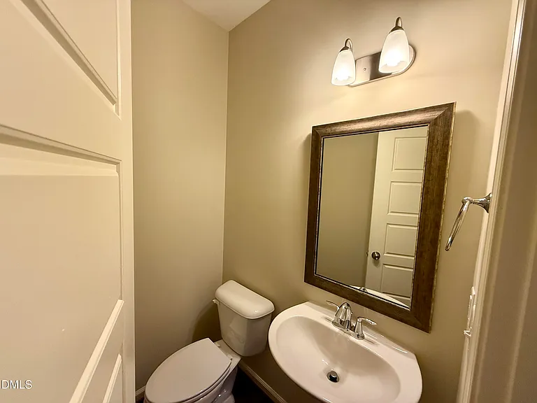 1008 Midtowne Way — Photo 10