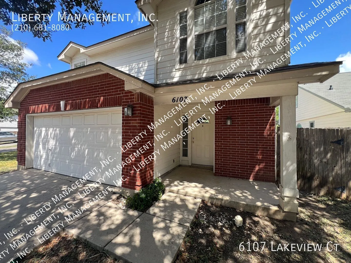 Nice 3 Bed, 2.5 Bath Home in Gated Community on a Cul-de-sac — Photo 2