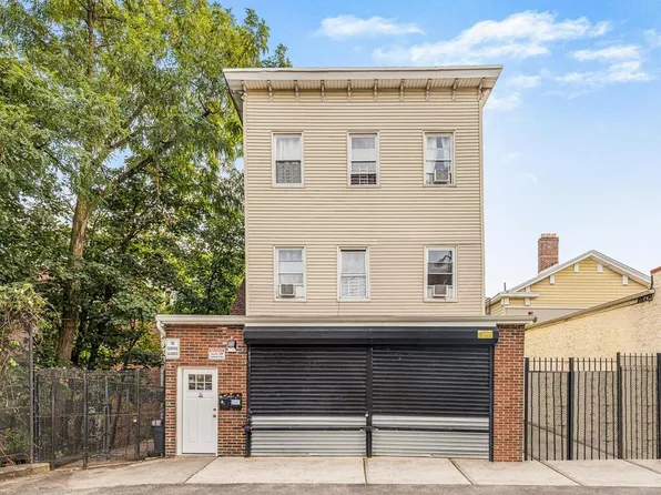 2 Carlisle Place, Yonkers, NY 10701