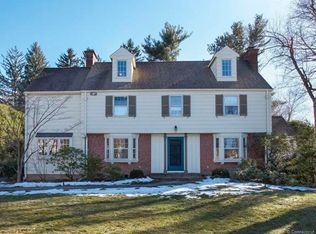 33 Fulton Pl, West Hartford, CT 06107