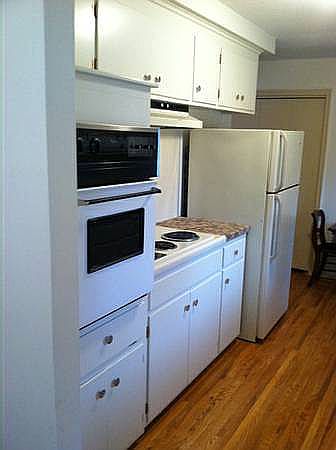 Kitch stove, oven & fridge 