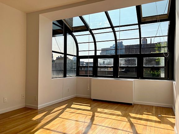 2nd image of 259 Elizabeth St #6G