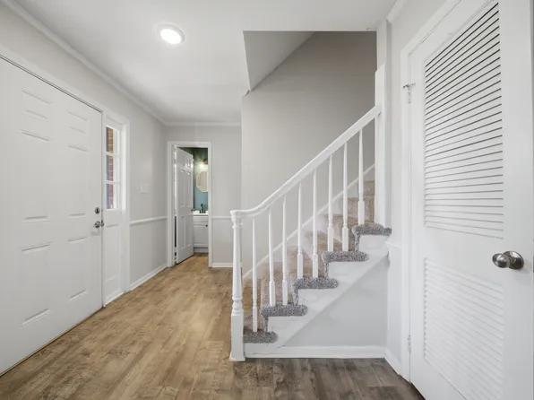 6313 Barnard Way, Virginia Beach, VA 23464