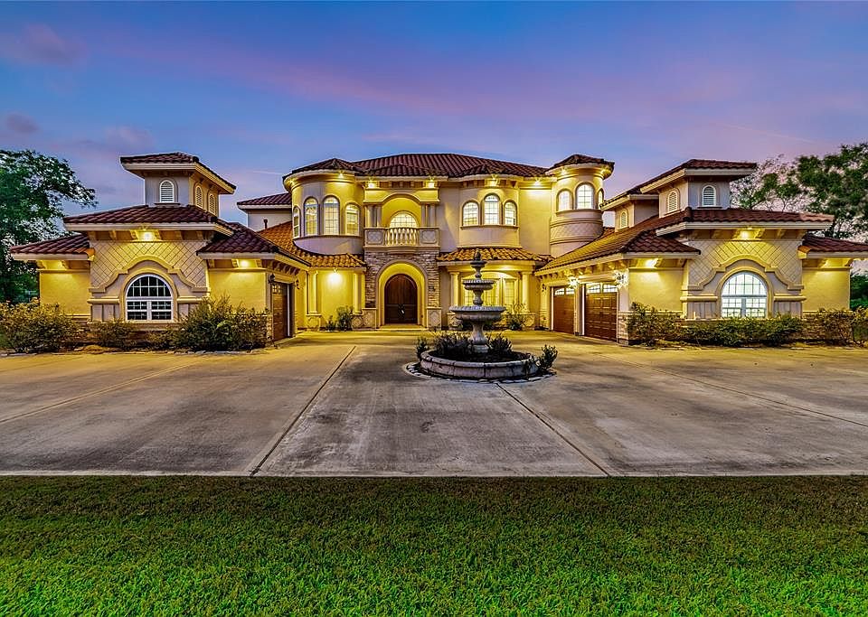 1st image of 15920 Oleta Ln