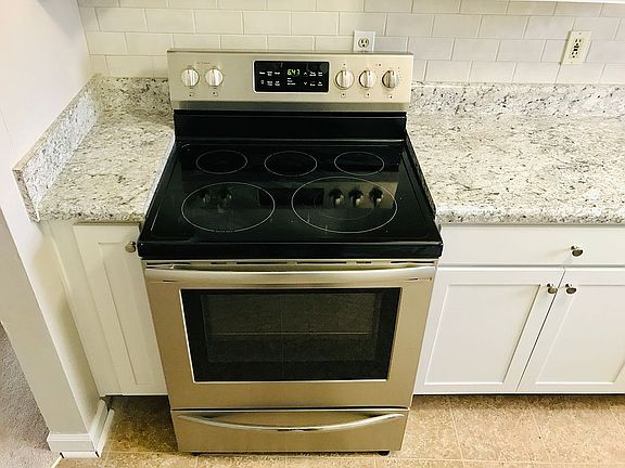 3rd image of 2191 Elizabeth Ave SE