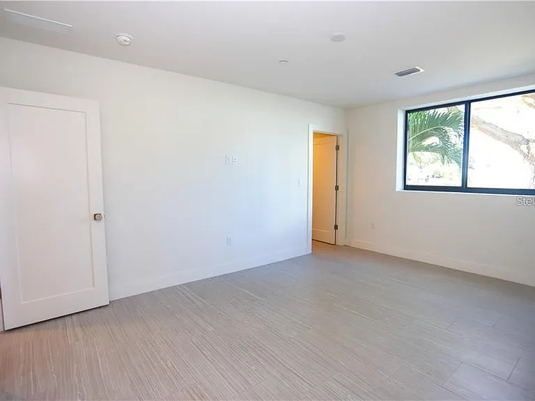 2814 W Barcelona St — Photo 10
