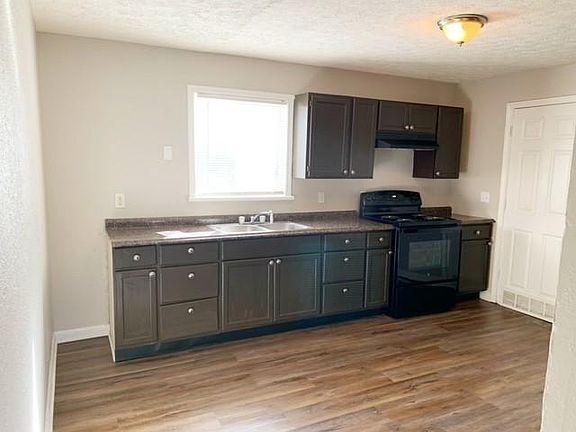 5th image of 3875 N Arlington Ave