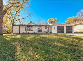 5124 Parish Dr, Roeland Park, KS 66205