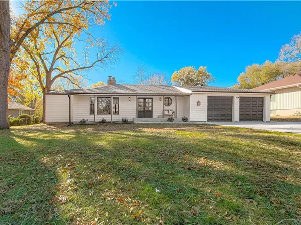 5124 Parish Dr, Roeland Park, KS 66205
