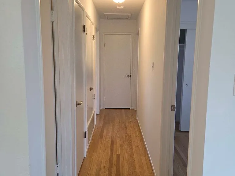 915 Notre Dame Ave — Photo 6