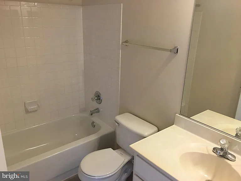 2122 Darcy Green Pl — Photo 17