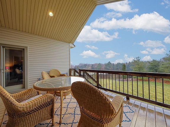 3rd image of 9719 Chateau Cir