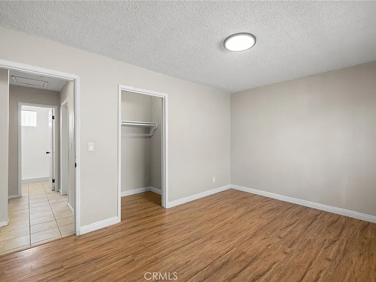 207 E Flora St — Photo 22