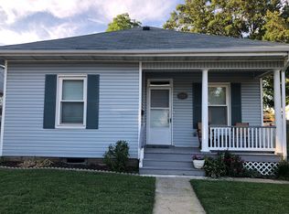 1008 Monroe St, Saint Charles, MO 63301