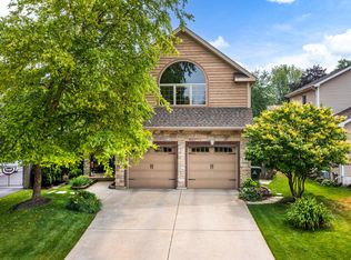 1026 N Webster St, Naperville, IL 60563