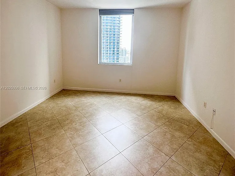 1060 Brickell Ave #2515 — Photo 7