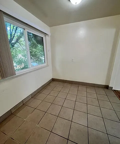121 S L St #5 — Photo 3