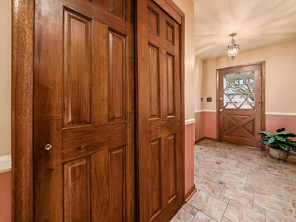 5th image of 1538 Pemberton Dr