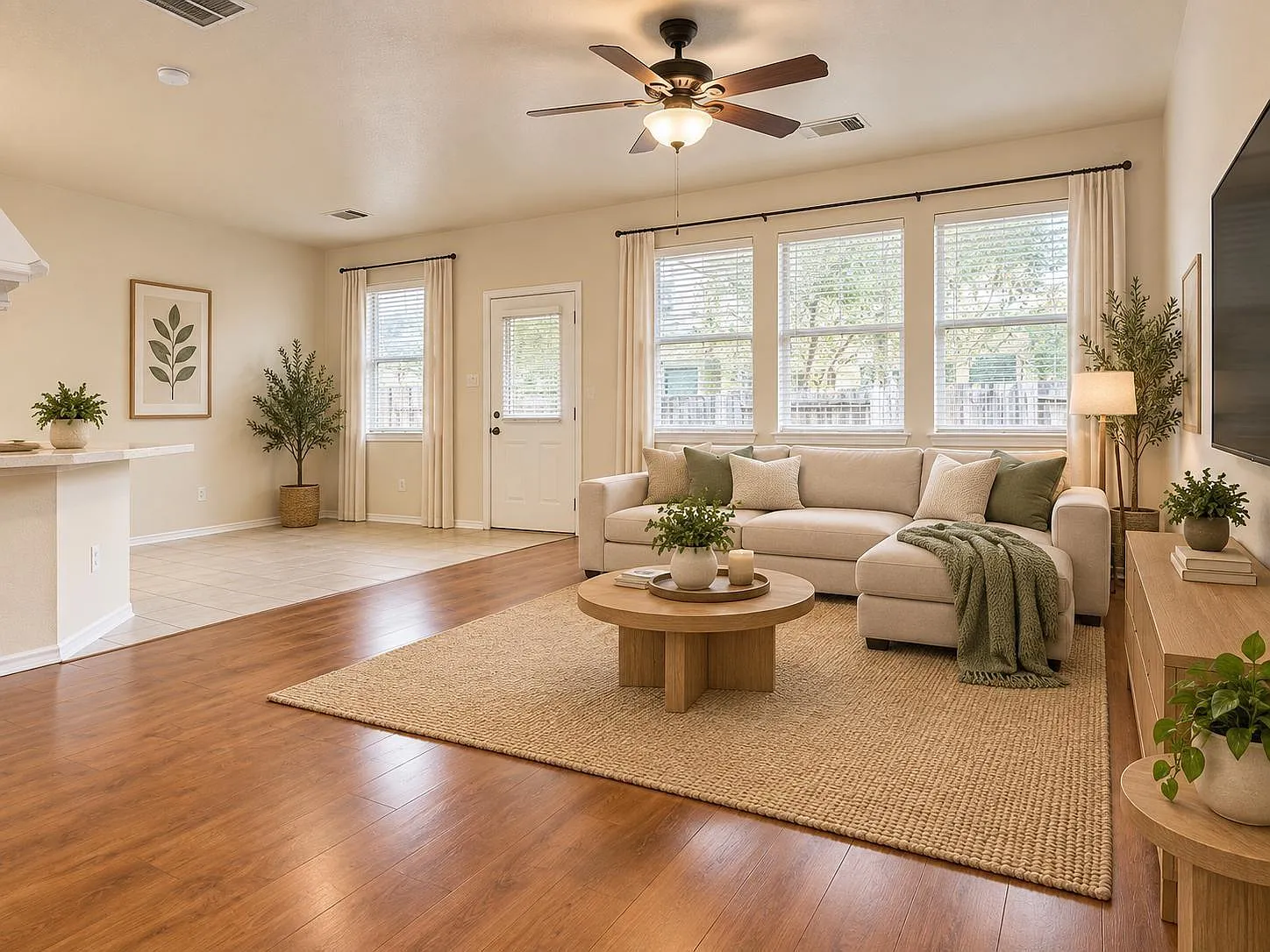 3 bed, 2.5 bath, 1657 sqft, $2,000 — Photo 2