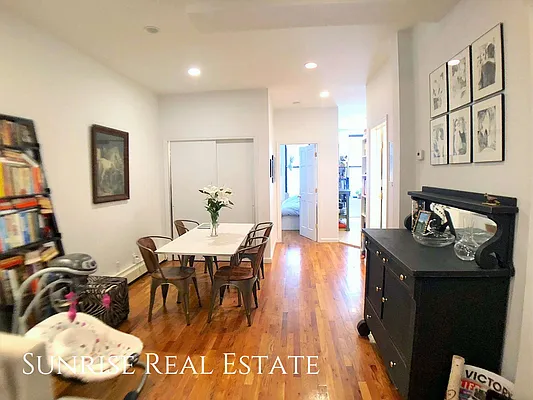 Rented by Sunrise Real Estate | media 28