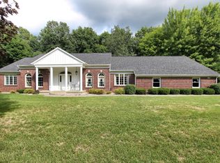 548 Roundtree Dr NE, Ada, MI 49301