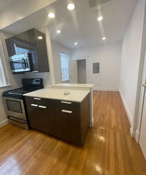 122 Peterborough St #18 — Photo 2