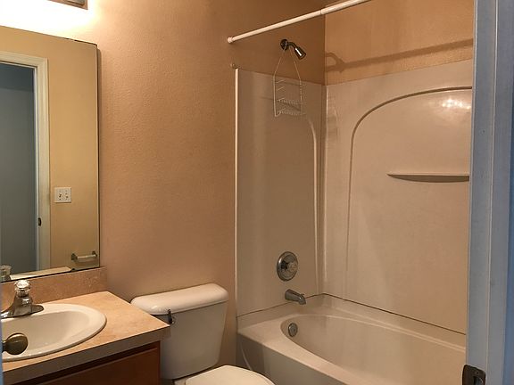 5th image of 912 Windrose Dr